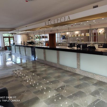 Hotel I Restauracja Admiral 莱格尼察 外观 照片